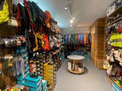 Geschäft Innen - © unbekannt, Alpintreff, C Copyright - alle Rechte vorbehalten