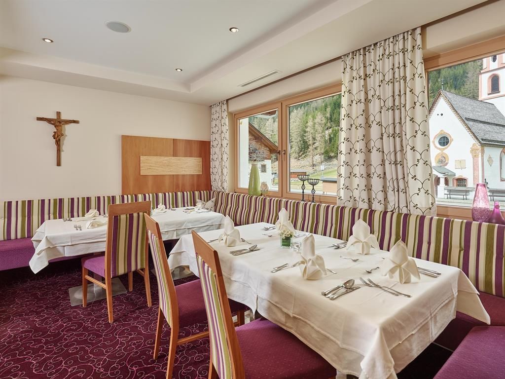 Speisesaal. - &copy; unbekannt, Hotel Schöpf, C Copyright - alle Rechte vorbehalten