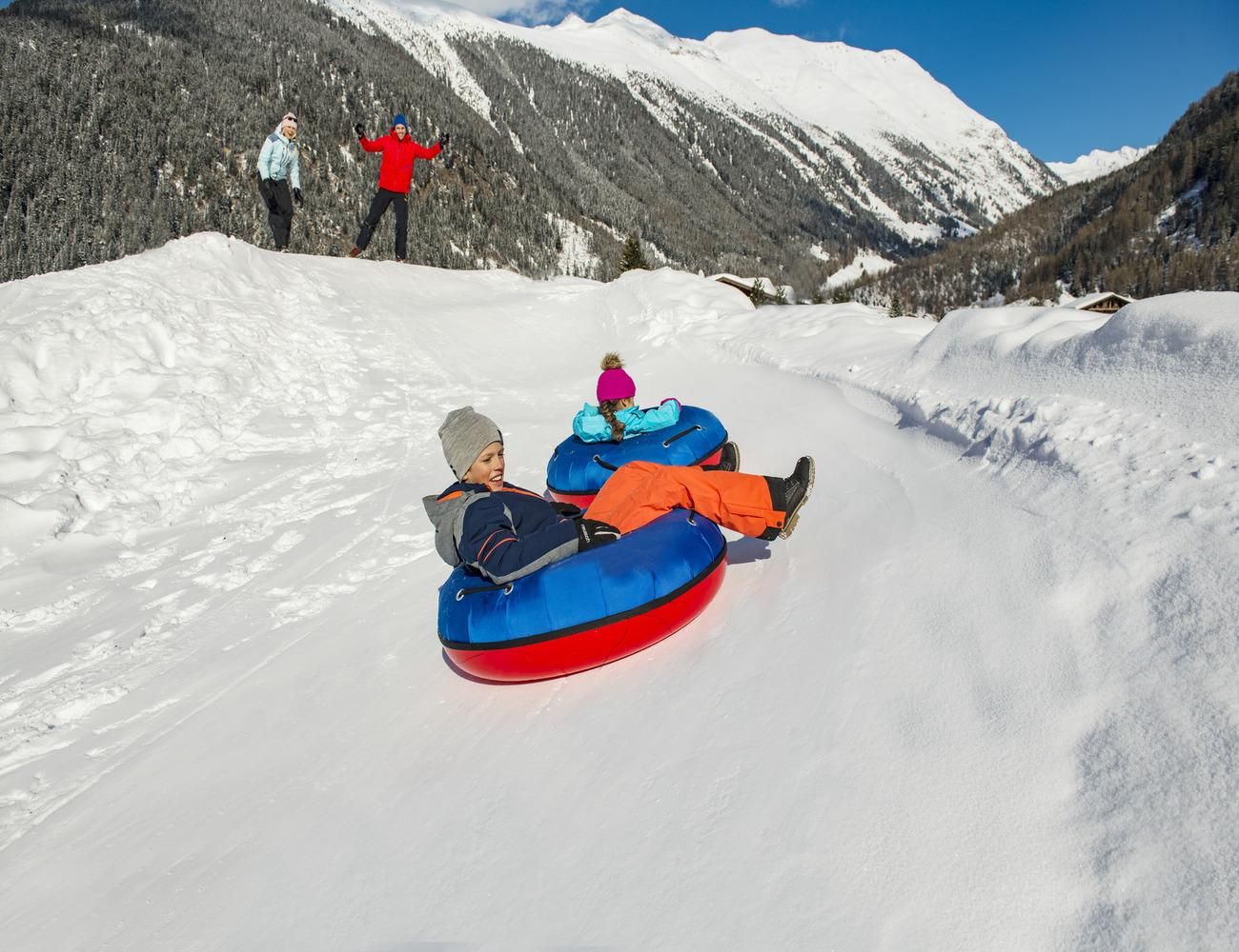 Schneespielplatz - Rutschen