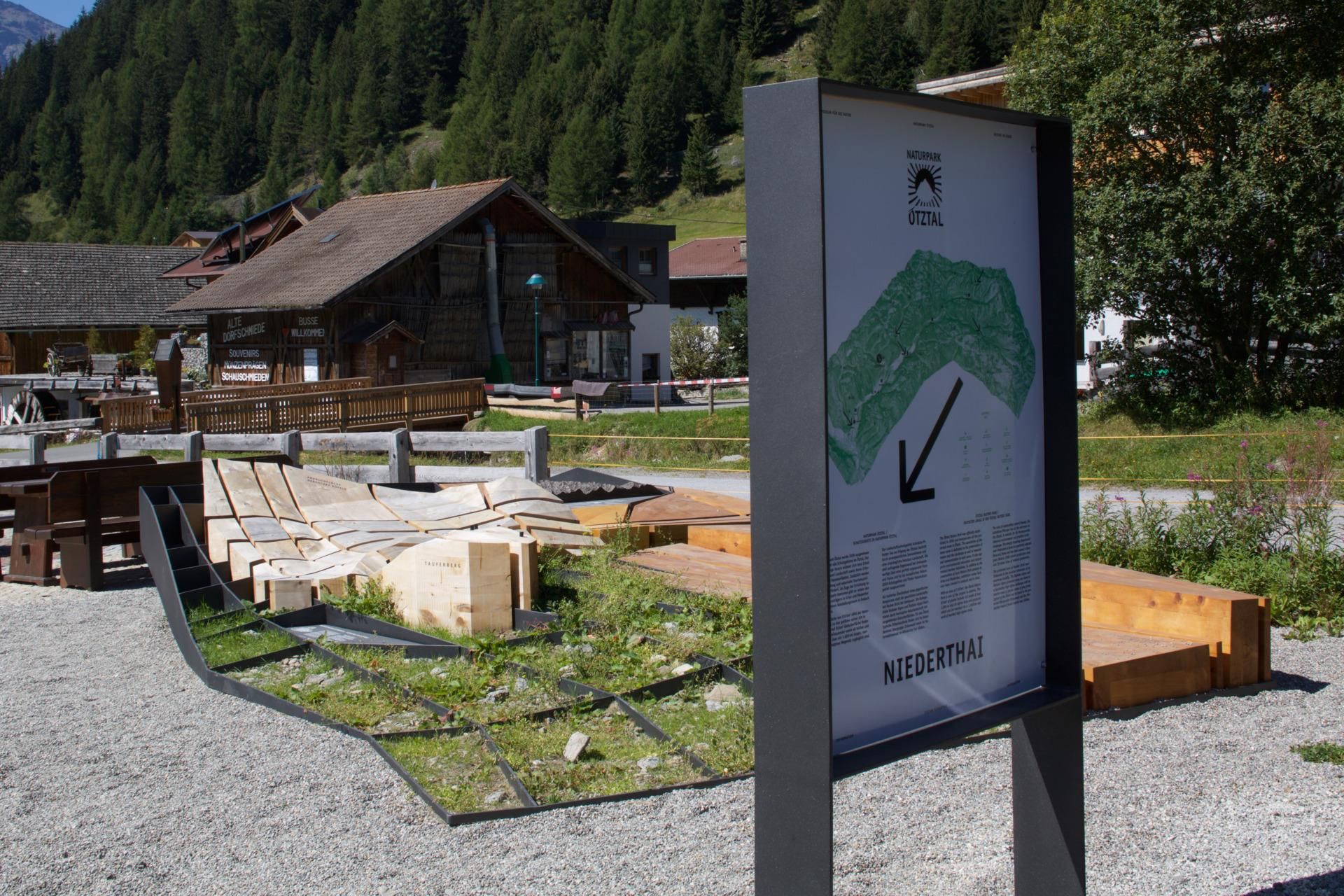 Infopoint Niederthai 1 - © Naturpark Ötztal
