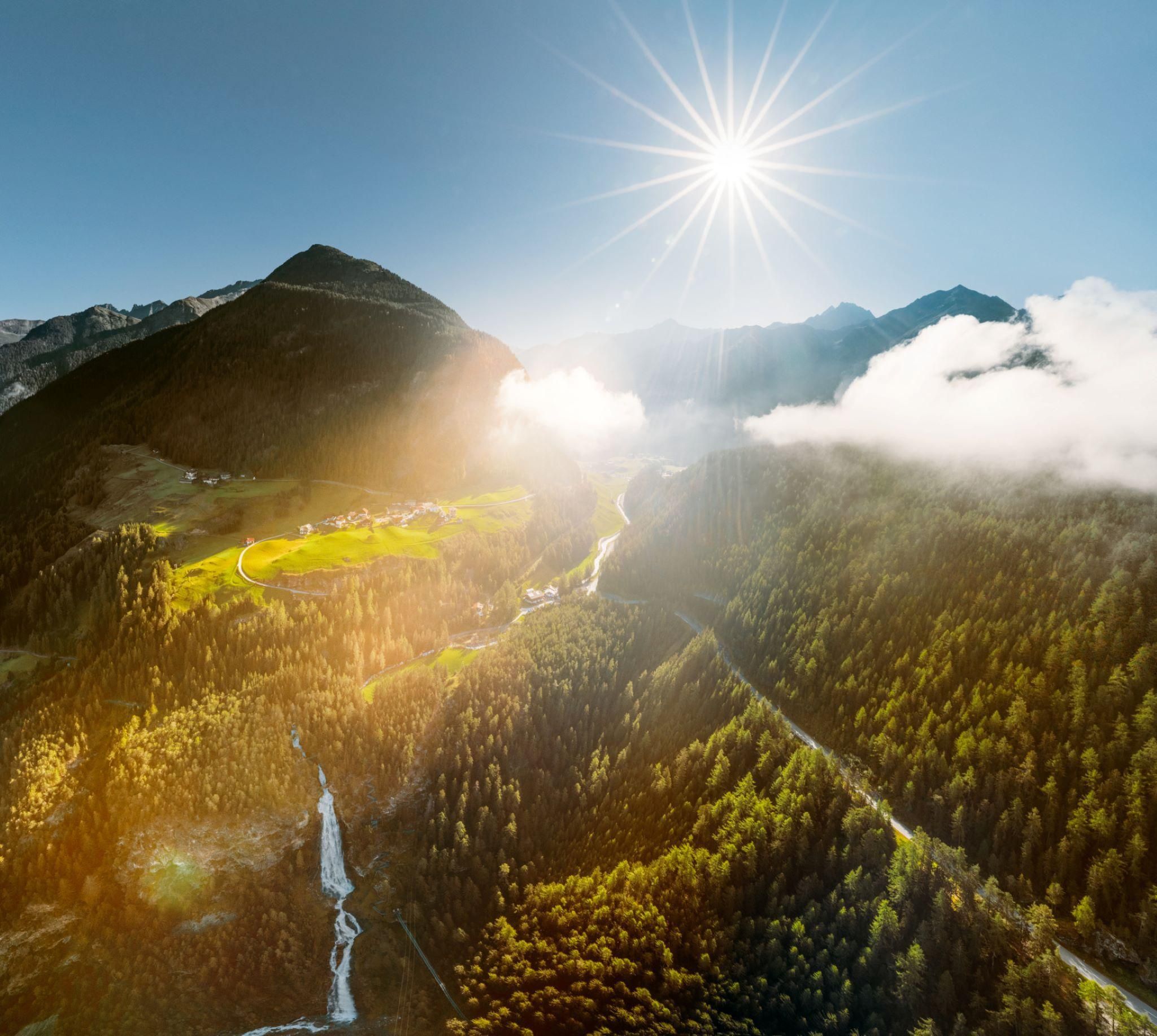 Stuibenfall und Straße