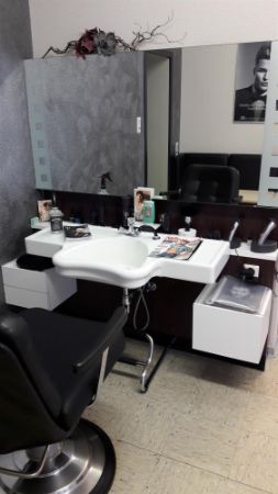 Innenansicht - © unbekannt, Friseur Arnold, C Copyright - alle Rechte vorbehalten