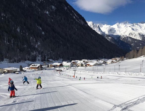 Skifahren in Gries - © unbekannt, Ötztal Tourismus, C Copyright - alle Rechte vorbehalten