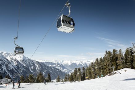 Acherkoglbahn Hochoetz Skigebiet Winter Skifahren