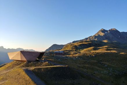 Long Distance Hiking Trail Timmelsjoch