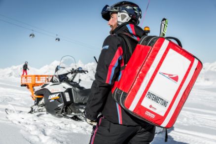 Sölden Pistenrettung Skifahren Skidoo Skigebiet